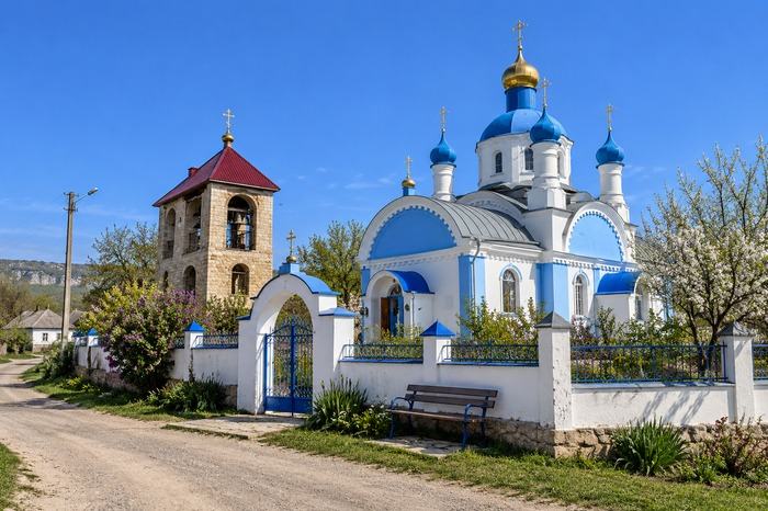 Село Чистенькое, храм и колокольня